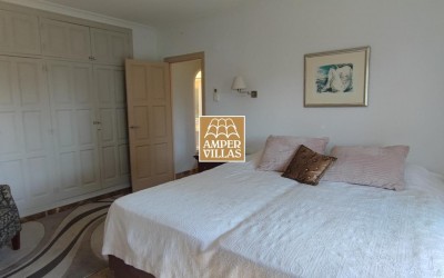 Koselig villa, alt i en etasje, veldig solrik, med privatliv, i Altea, Costa Blanca.